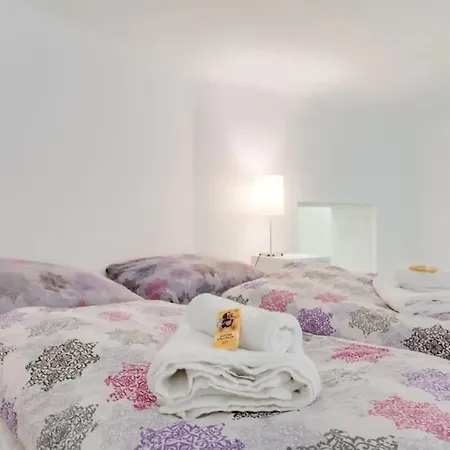 Modern Loft Studio At Center Prg Apartment *