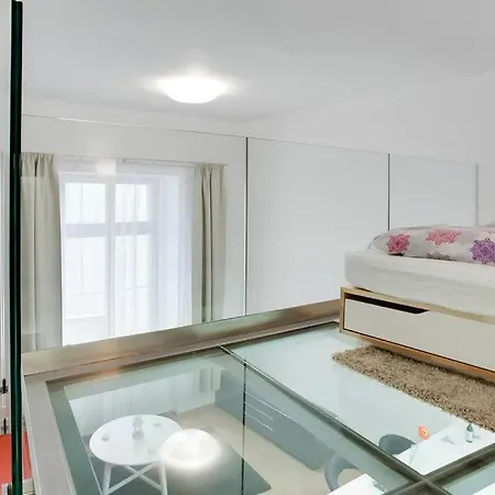 Modern Loft Studio At Center Prg
